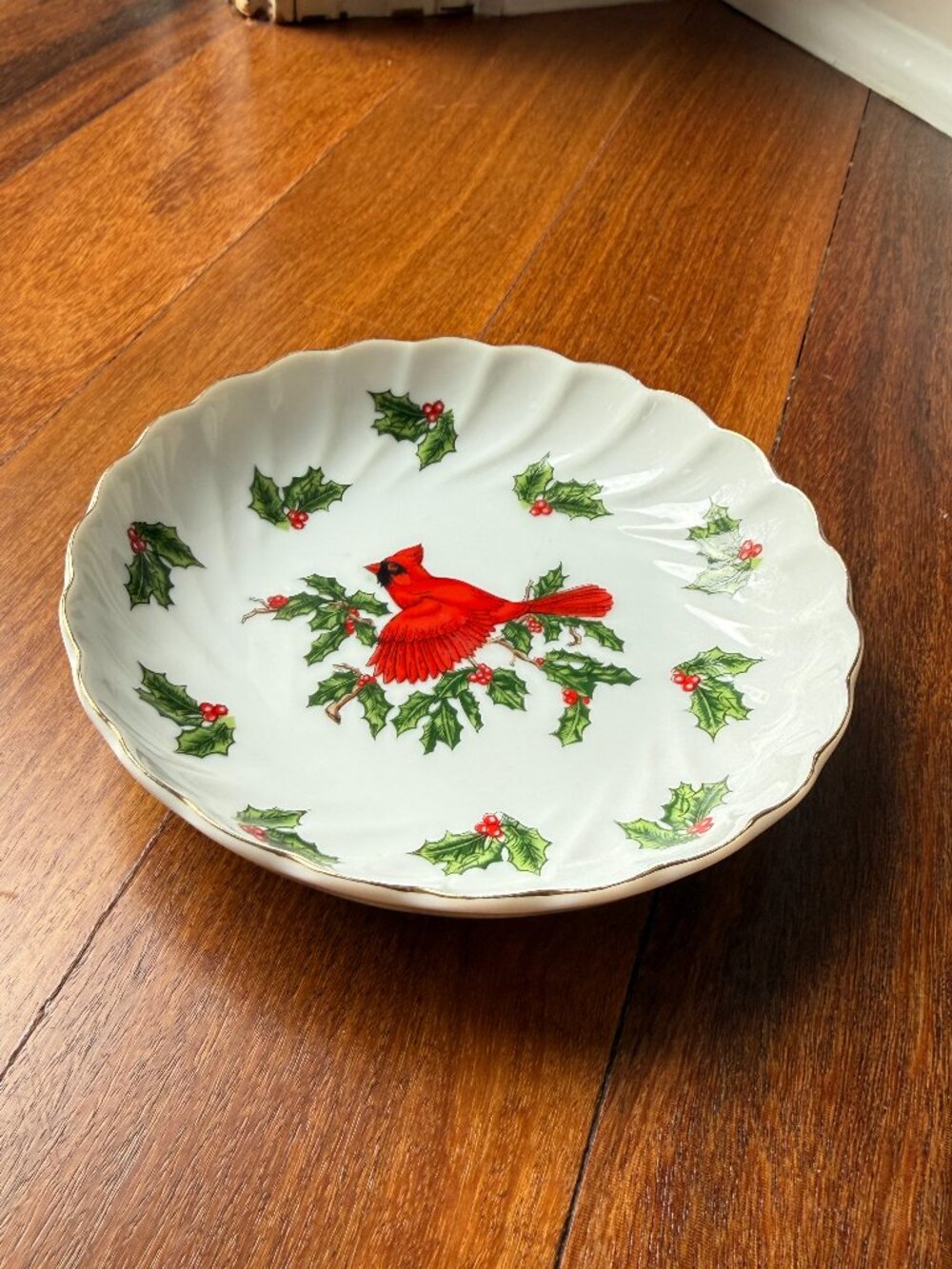 Vintage Lefton China Holiday Cardinal Dish with Scalloped edges and Gold Trim
